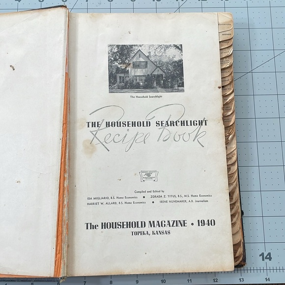 The Household Searchlight Recipe Book, by The Household Magazine 1940 - Picture 6 of 16